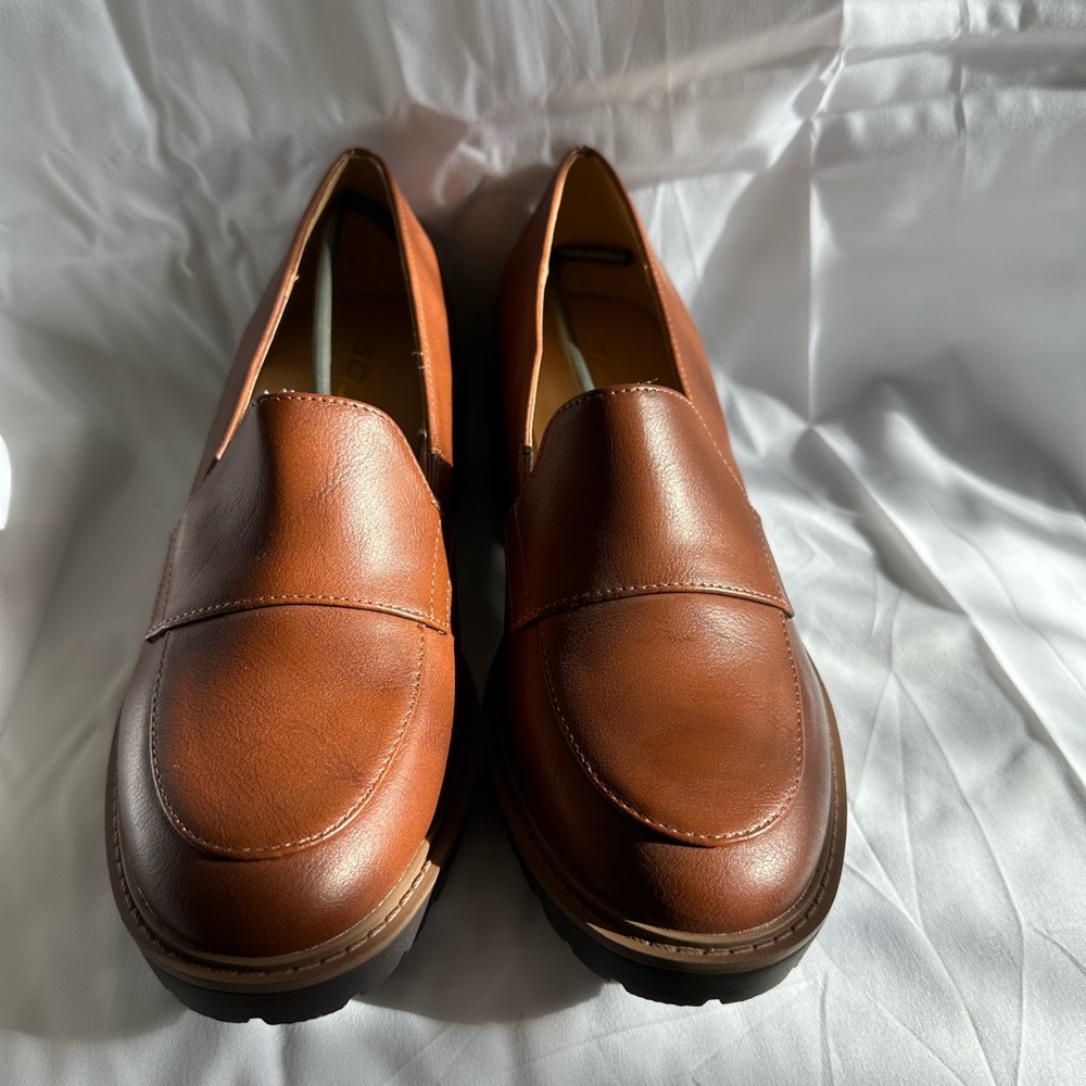 Soda Women's Tan Leather Loafers Size 7